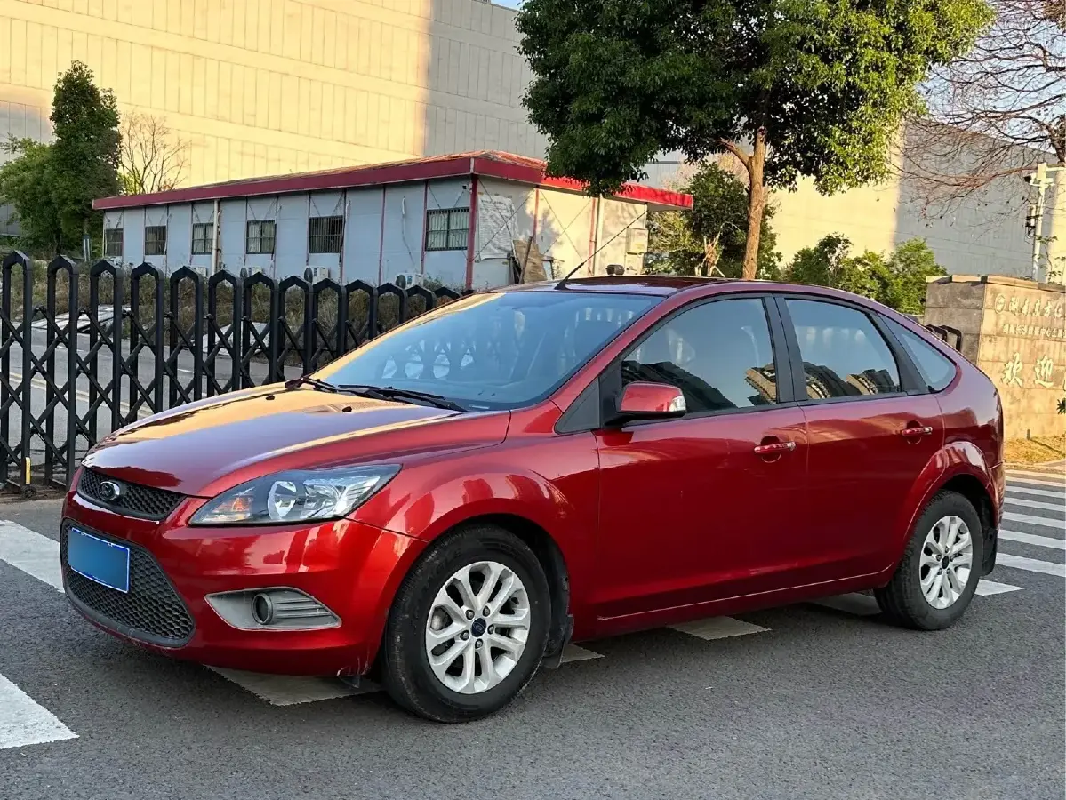 2013 Ford Focus 1.8L 124HP L4 5MT