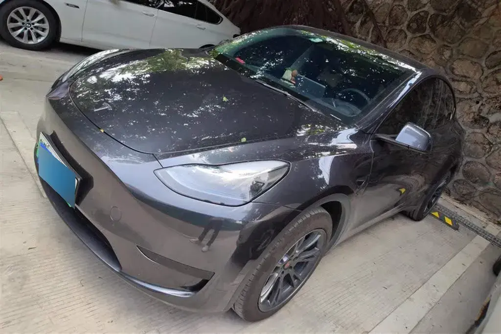 2024 Tesla Model Y BEV 60KWH