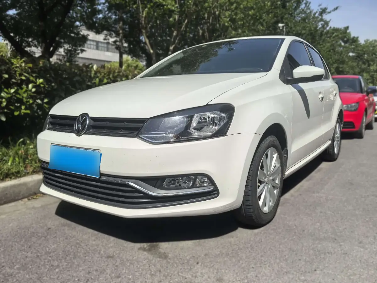 2016 Volkswagen Polo 1.6L 110HP L4 6AT