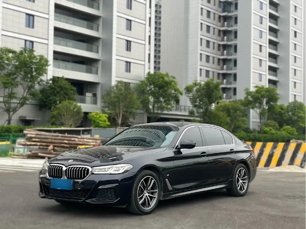 2022 BMW 5 Series 2.0T 184HP L4 8AT