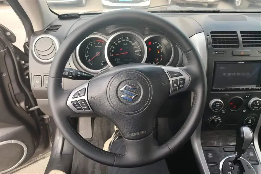 2012 Suzuki Grand Vitara 2.4L 166HP L4 4AT,autocango,china used car exporter,china ev exporter,chinese used car exporter,chinese used ev exporter