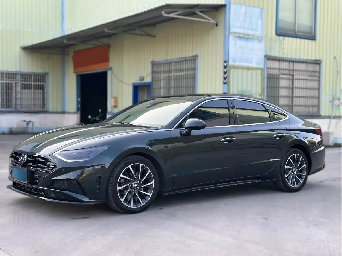 2020 Hyundai Sonata 2.0T 240HP L4 8AT