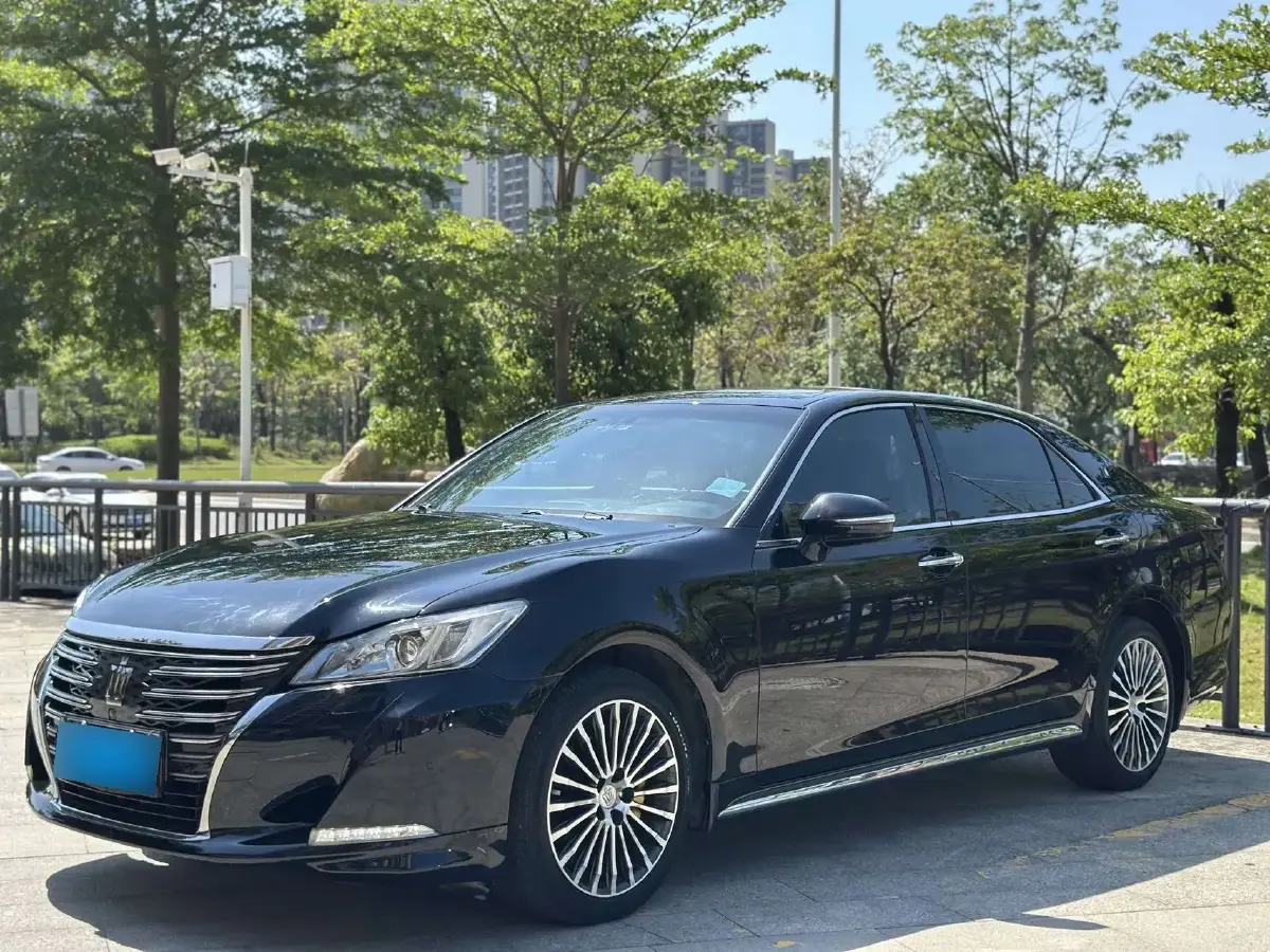 2018 Toyota Crown 2.0T 235HP L4 8AT