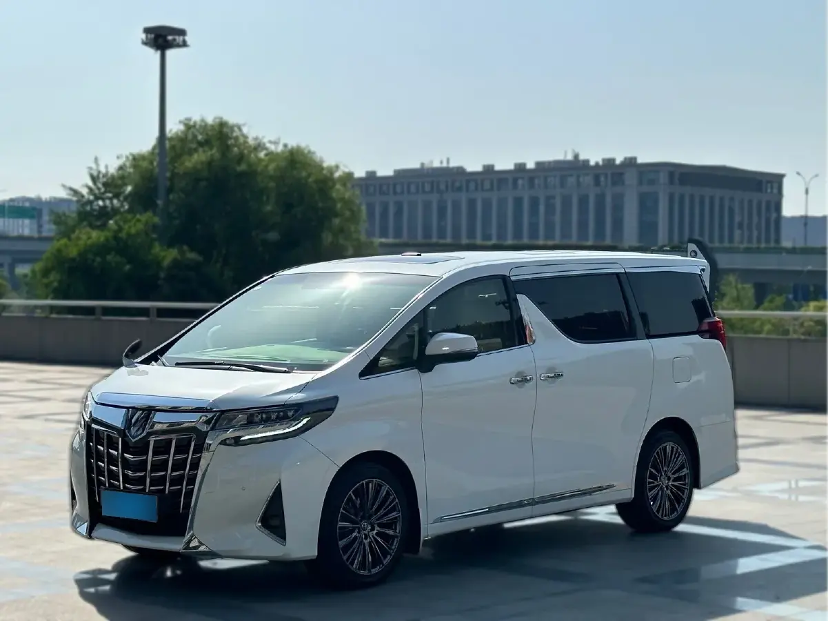 2015 Toyota Alphard 3.5L 275HP V6 6AT