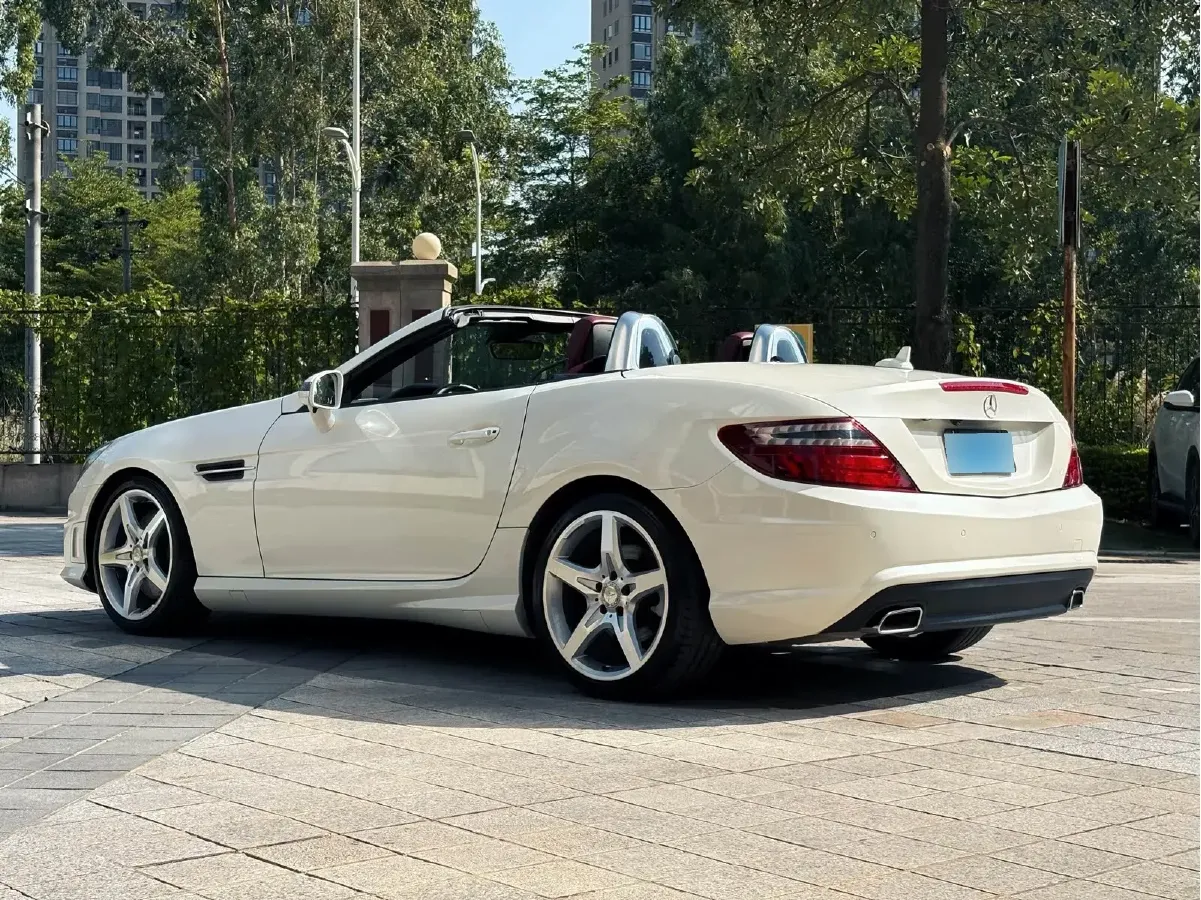 2011 Mercedes-Benz SLK Class 1.8T 184HP L4 7AT,autocango,china used car exporter,china ev exporter,chinese used car exporter,chinese used ev exporter