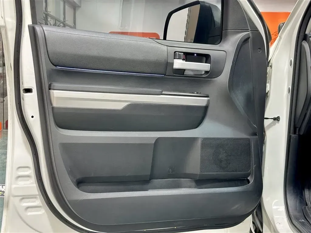 2014 Toyota Tundra 5.7L 386HP V8 6AT,autocango,china used car exporter,china ev exporter,chinese used car exporter,chinese used ev exporter