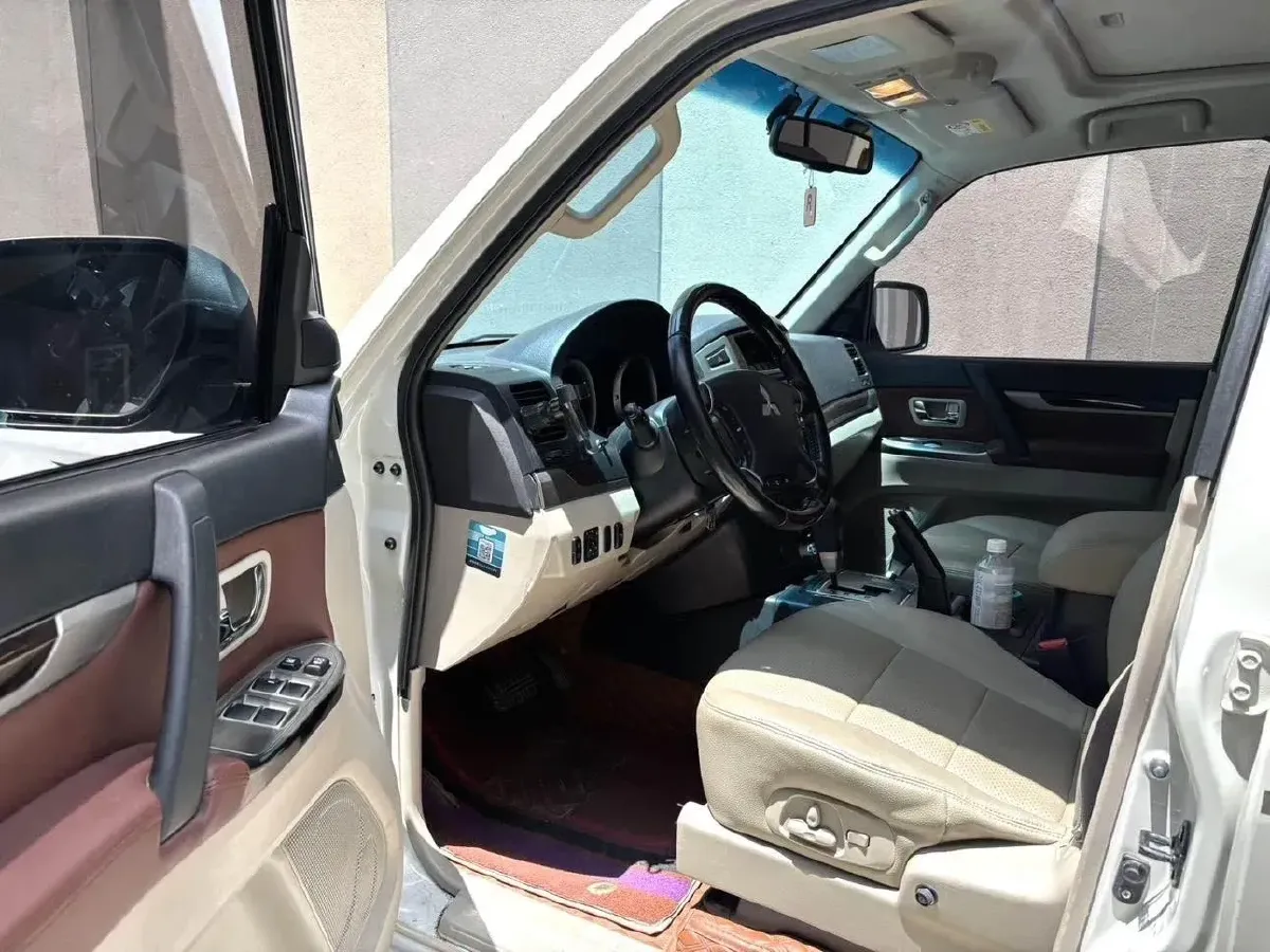 2017 Kia Borrego 3.8L 275HP V6 5AT,autocango,china used car exporter,china ev exporter,chinese used car exporter,chinese used ev exporter