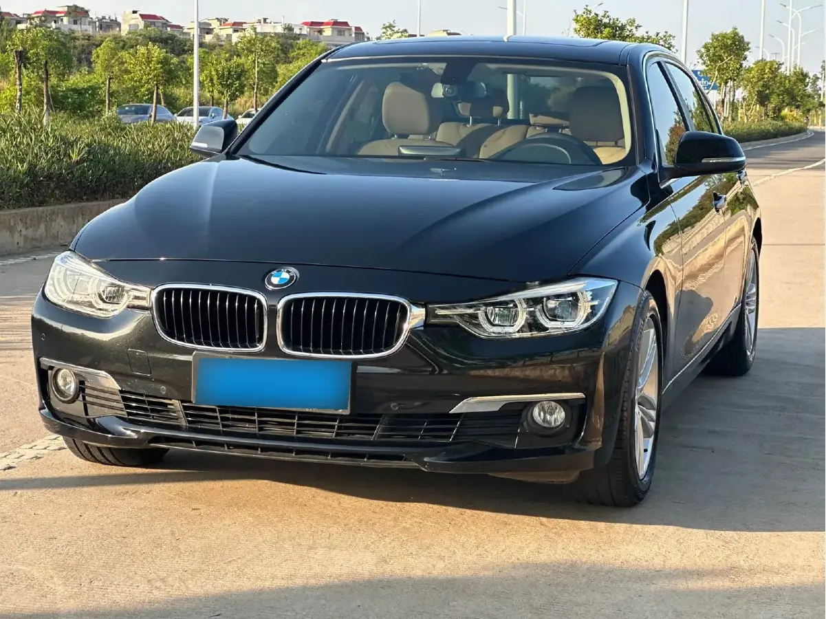 2017 BMW 3 Series 2.0T 184HP L4 8AT