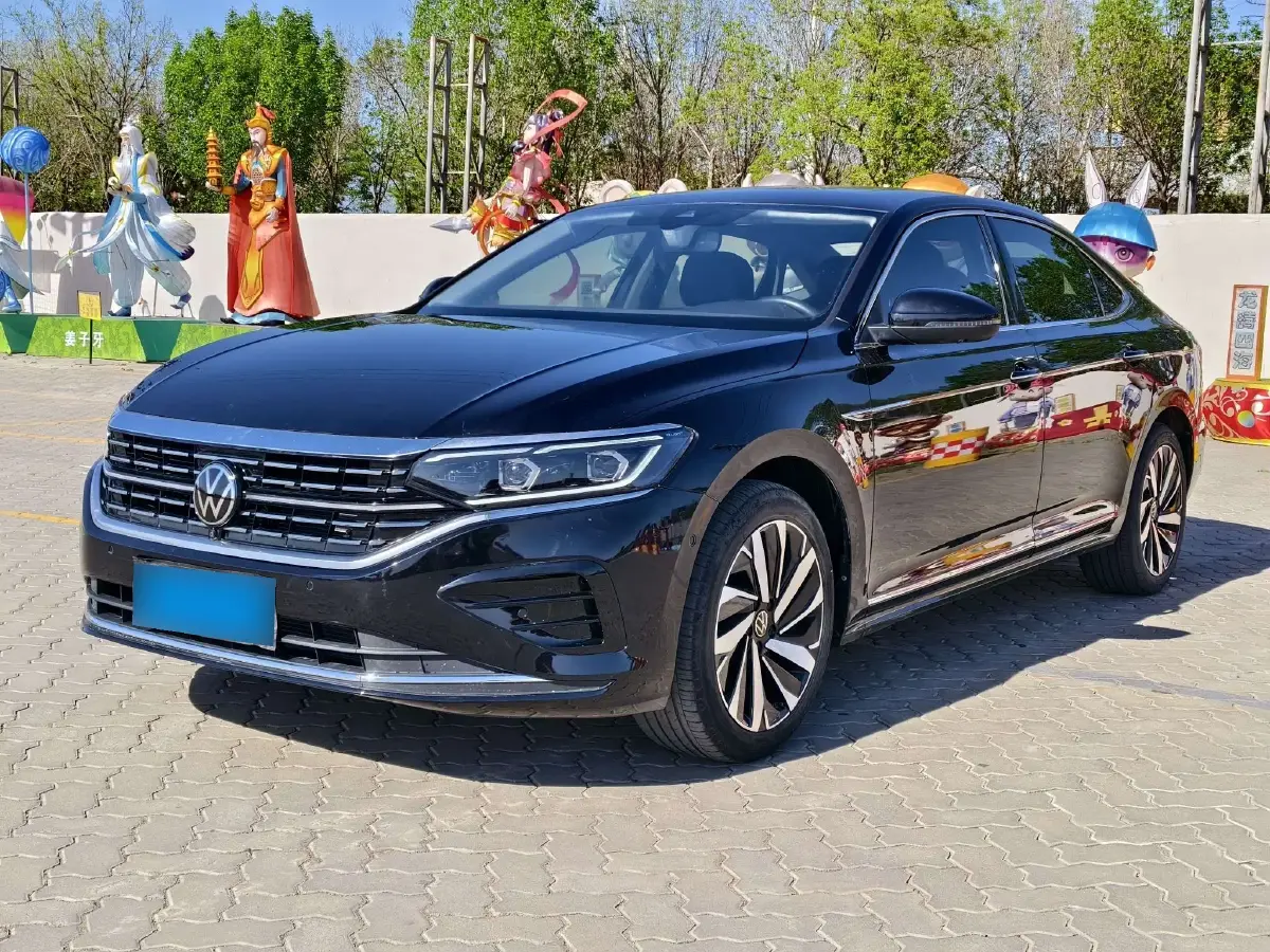 2022 Volkswagen Passat 2.0T 186HP L4 7DCT