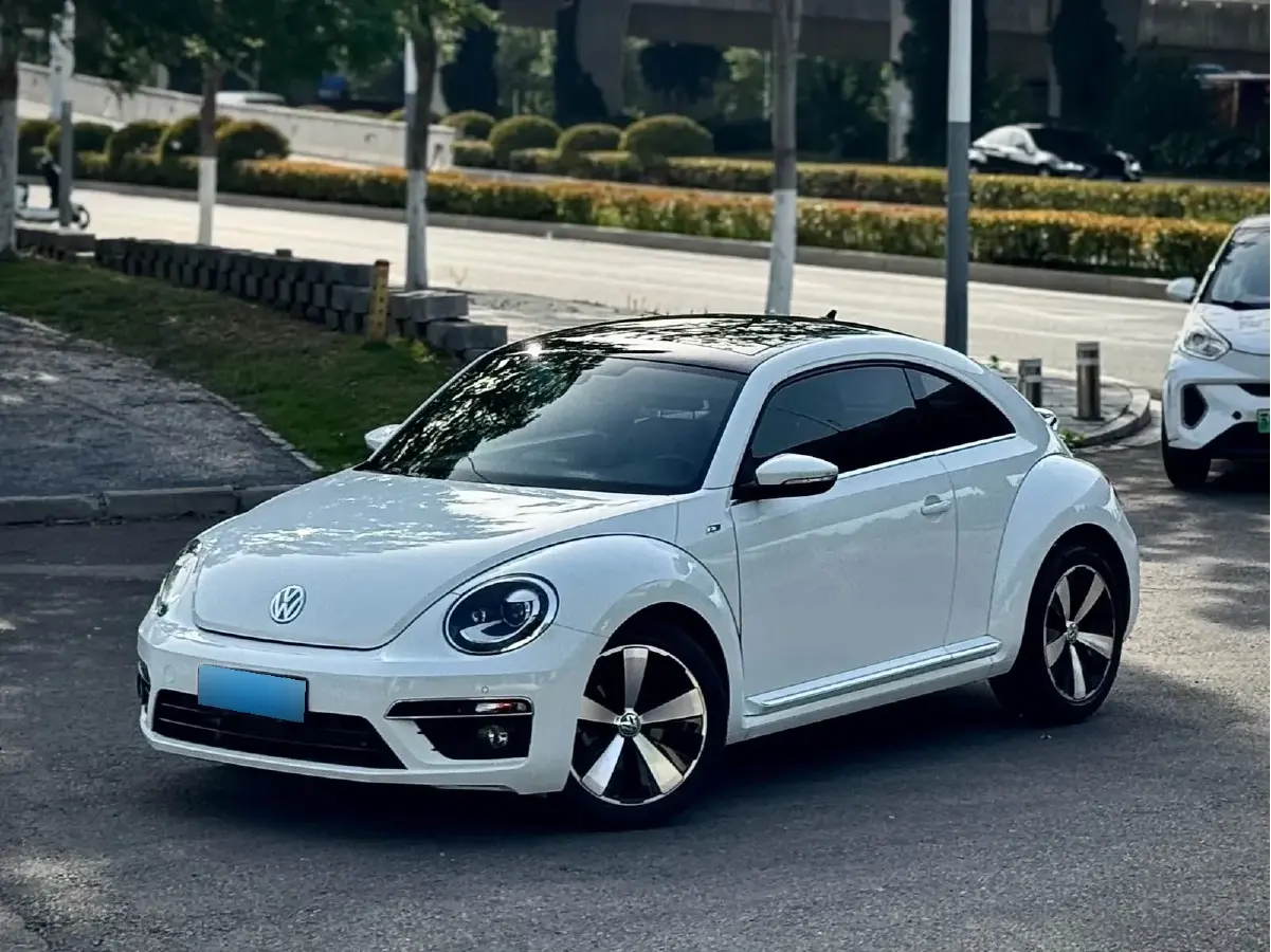 2014 Volkswagen Beetle 1.4T 160HP L4 7DCT