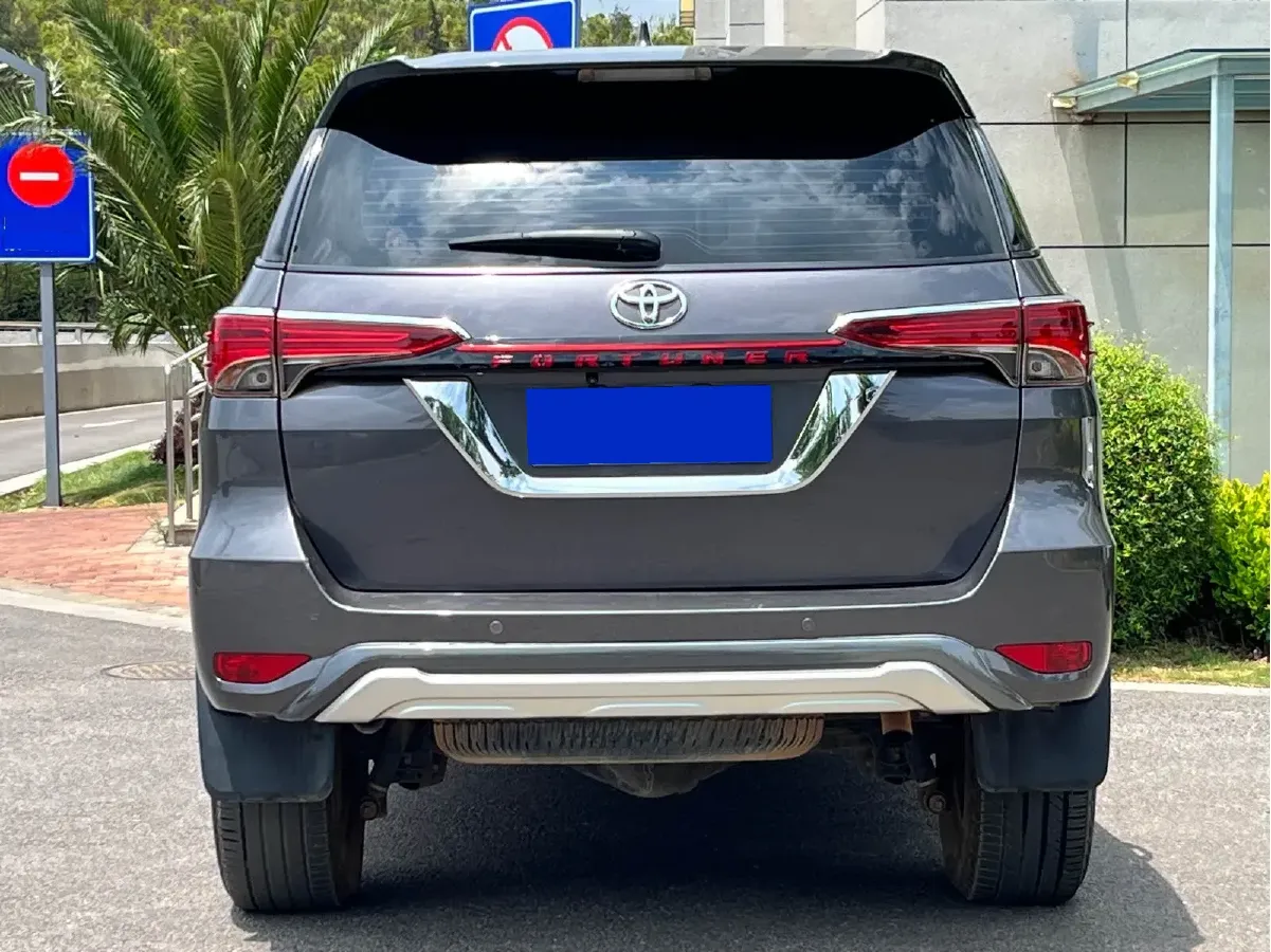2016 Toyota Fortuner 2.7L 163HP L4 6AT,autocango,china used car exporter,china ev exporter,chinese used car exporter,chinese used ev exporter