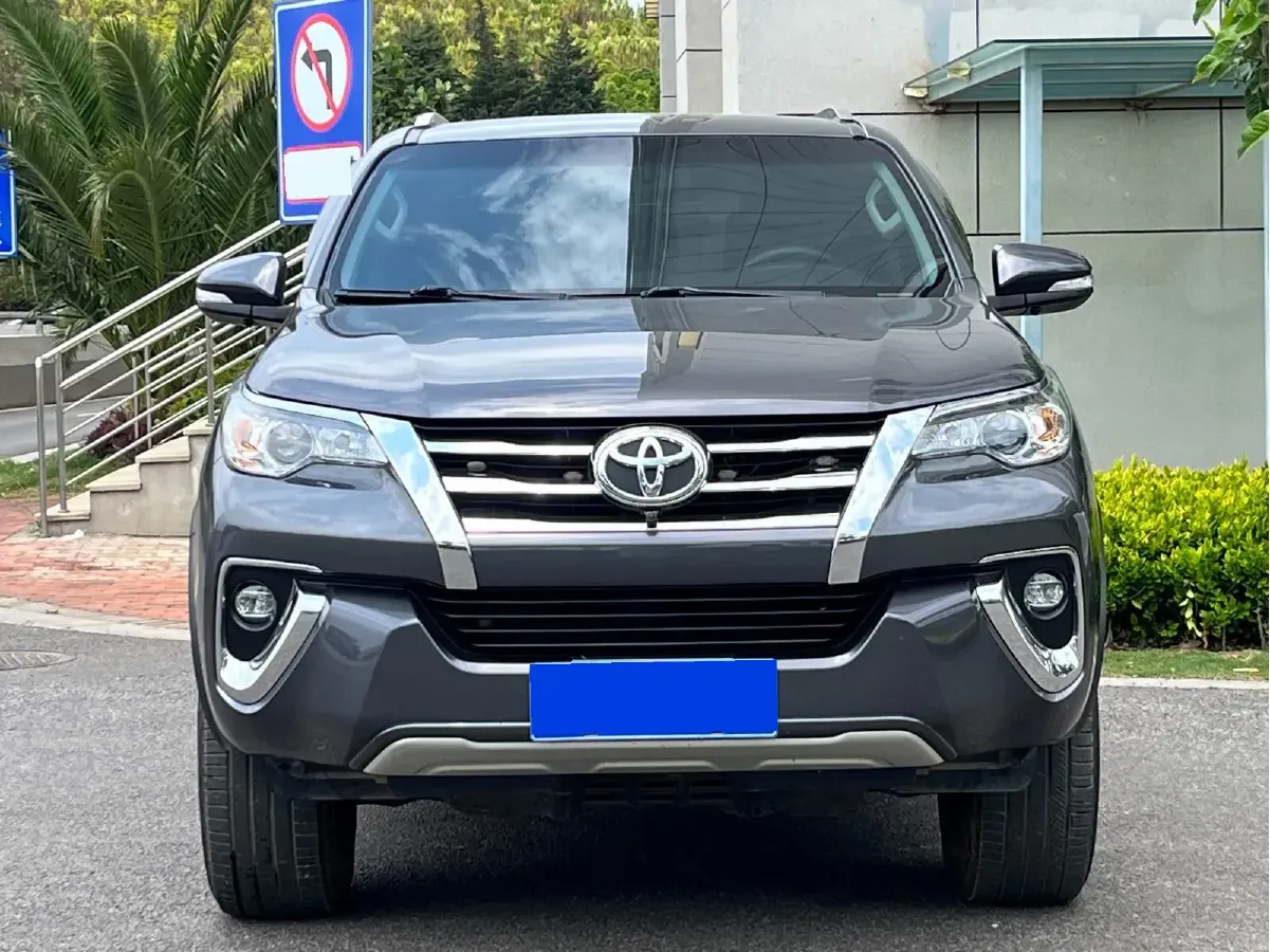 2016 Toyota Fortuner 2.7L 163HP L4 6AT,autocango,china used car exporter,china ev exporter,chinese used car exporter,chinese used ev exporter