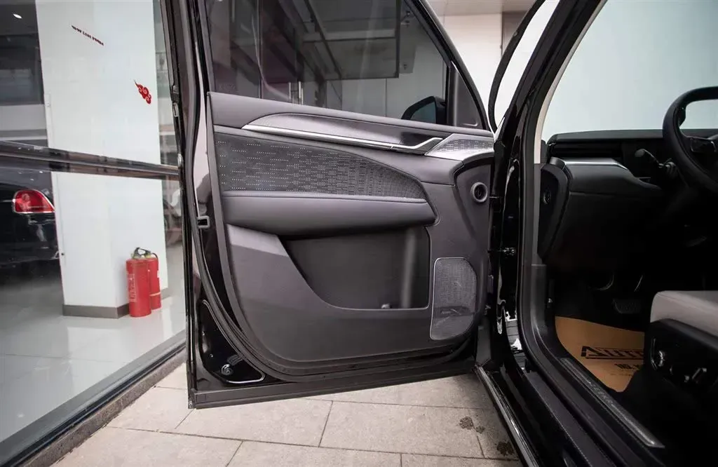 2024 Zeekr 009 BEV 108KWH,autocango,china used car exporter,china ev exporter,chinese used car exporter,chinese used ev exporter