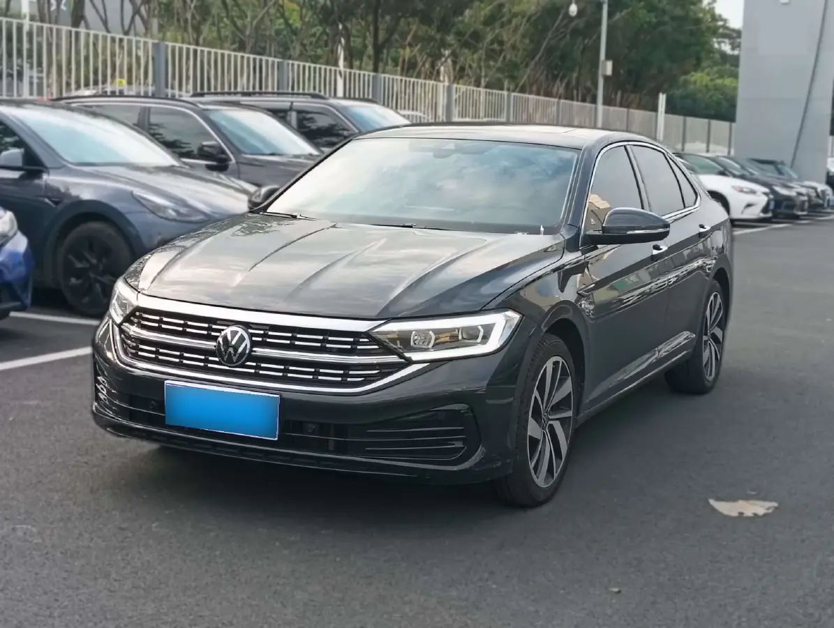 2023 Volkswagen Sagitar 1.5T 160HP L4 7DCT