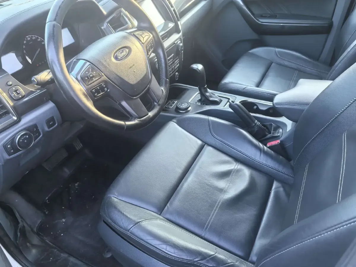 2017 Ford Everest 2.0T 245HP L4 6AT,autocango,china used car exporter,china ev exporter,chinese used car exporter,chinese used ev exporter