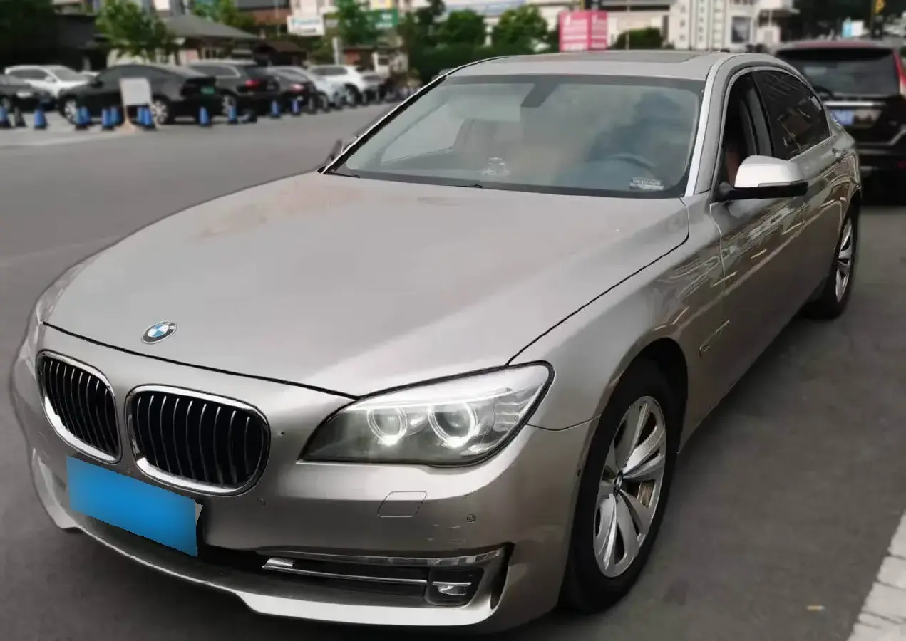 2013 BMW 7 Series 3.0L 258HP L6 8AT