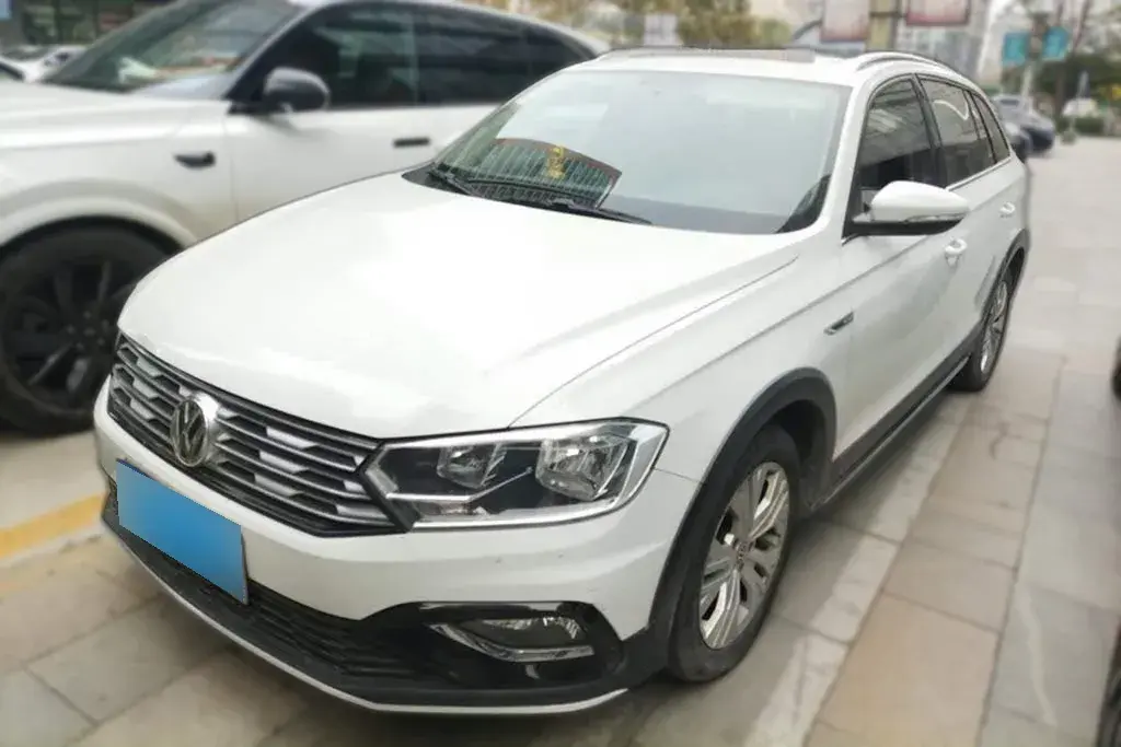 2017 Volkswagen C-Trek 1.4T 131HP L4 7DCT