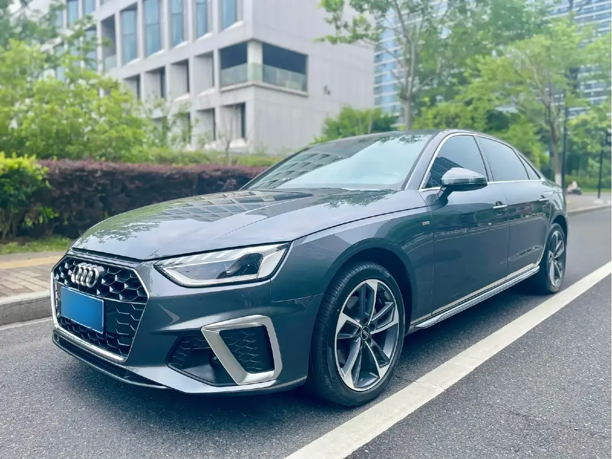 2024 Audi A4L 2.0T 190HP L4 7DCT