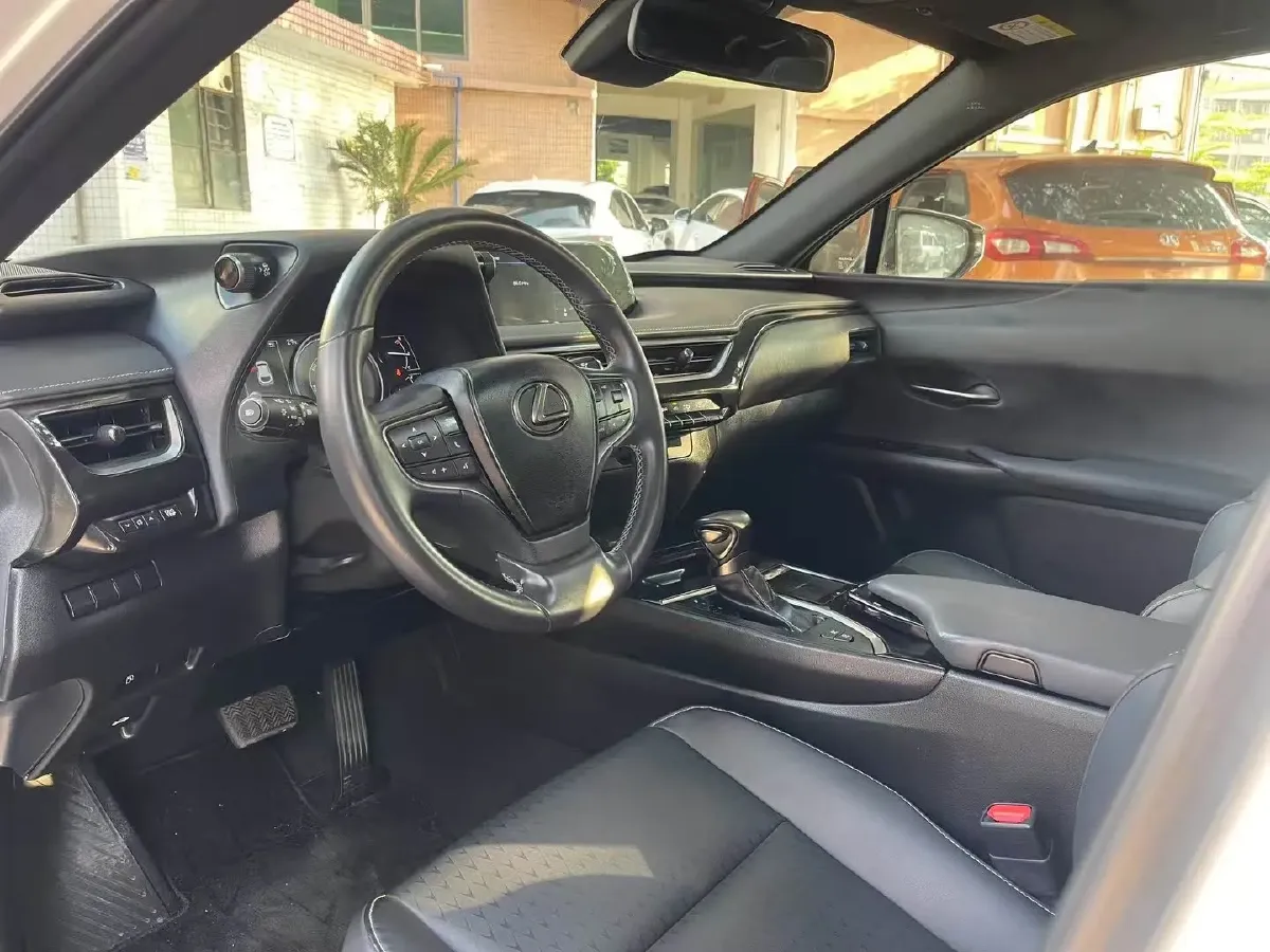 2020 Lexus UX 2.0L 146HP L4 E-CVT Hybrid,autocango,china used car exporter,china ev exporter,chinese used car exporter,chinese used ev exporter