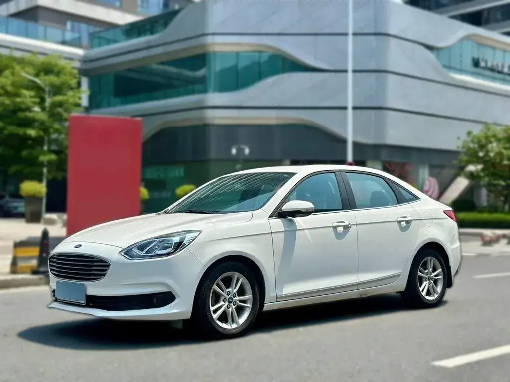 2019 Ford Escort 1.5L 122HP L3 6AT