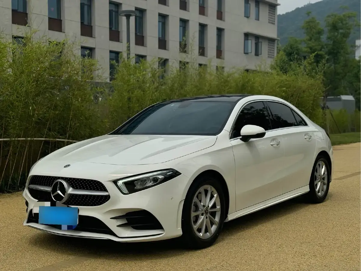 2022 Mercedes-Benz A Class 1.3T 163HP L4 7DCT