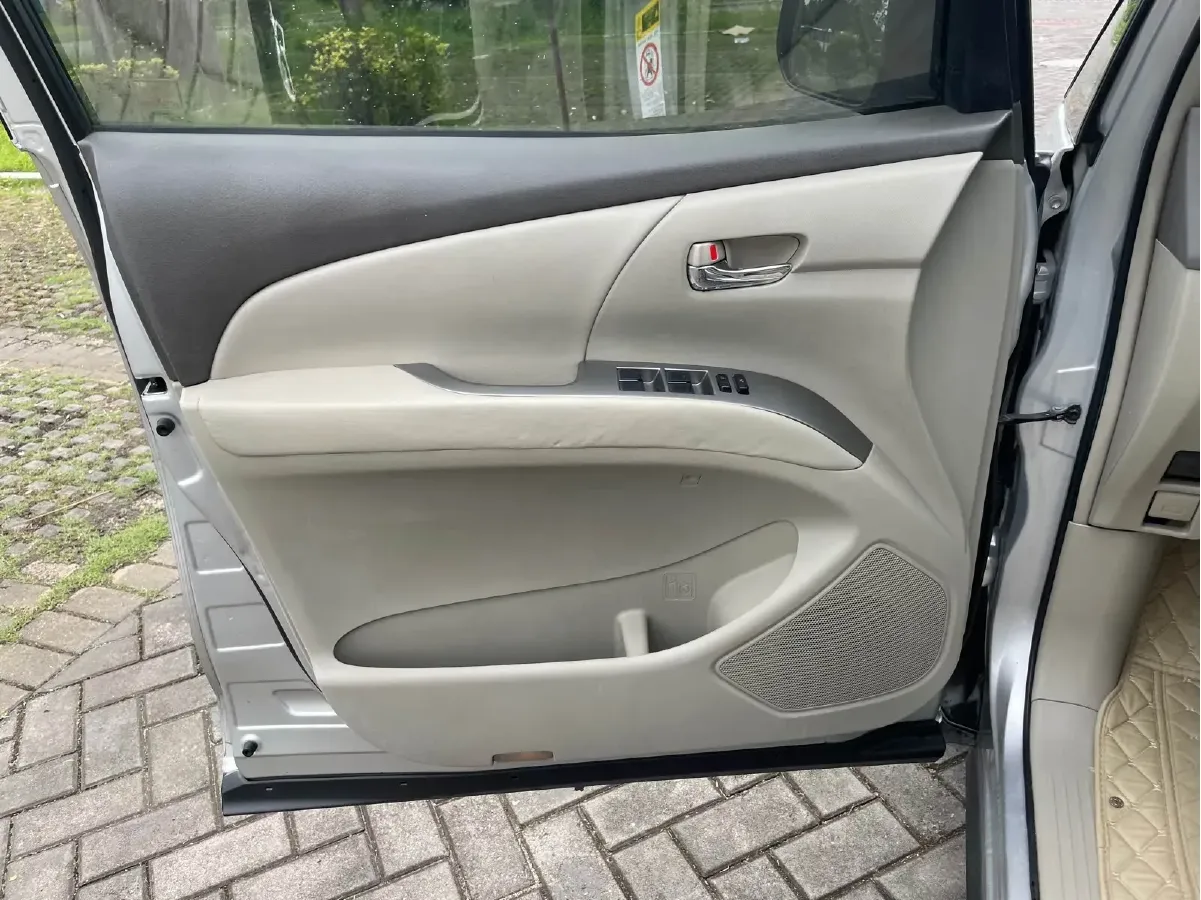 2006 Toyota Previa 2.4L 170HP L4 4AT,autocango,china used car exporter,china ev exporter,chinese used car exporter,chinese used ev exporter