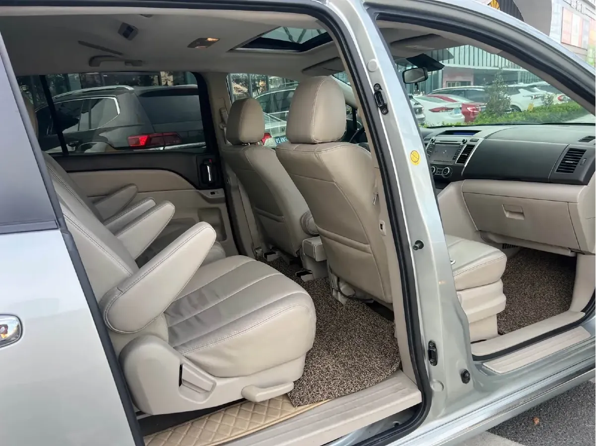 2011 Mazda 8 2.3L 154HP L4 4AT,autocango,china used car exporter,china ev exporter,chinese used car exporter,chinese used ev exporter