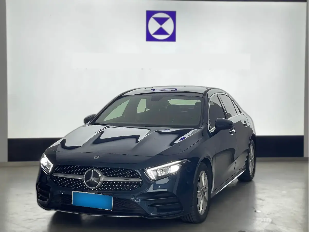 2019 Mercedes-Benz A Class 1.3T 163HP L4 7DCT