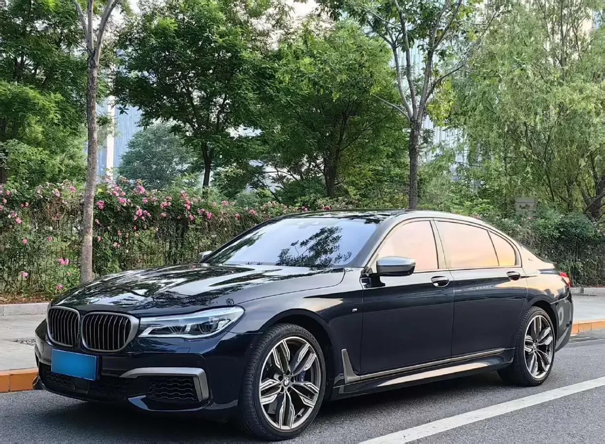 2018 BMW 7 Series 6.6T 610HP V12 8AT