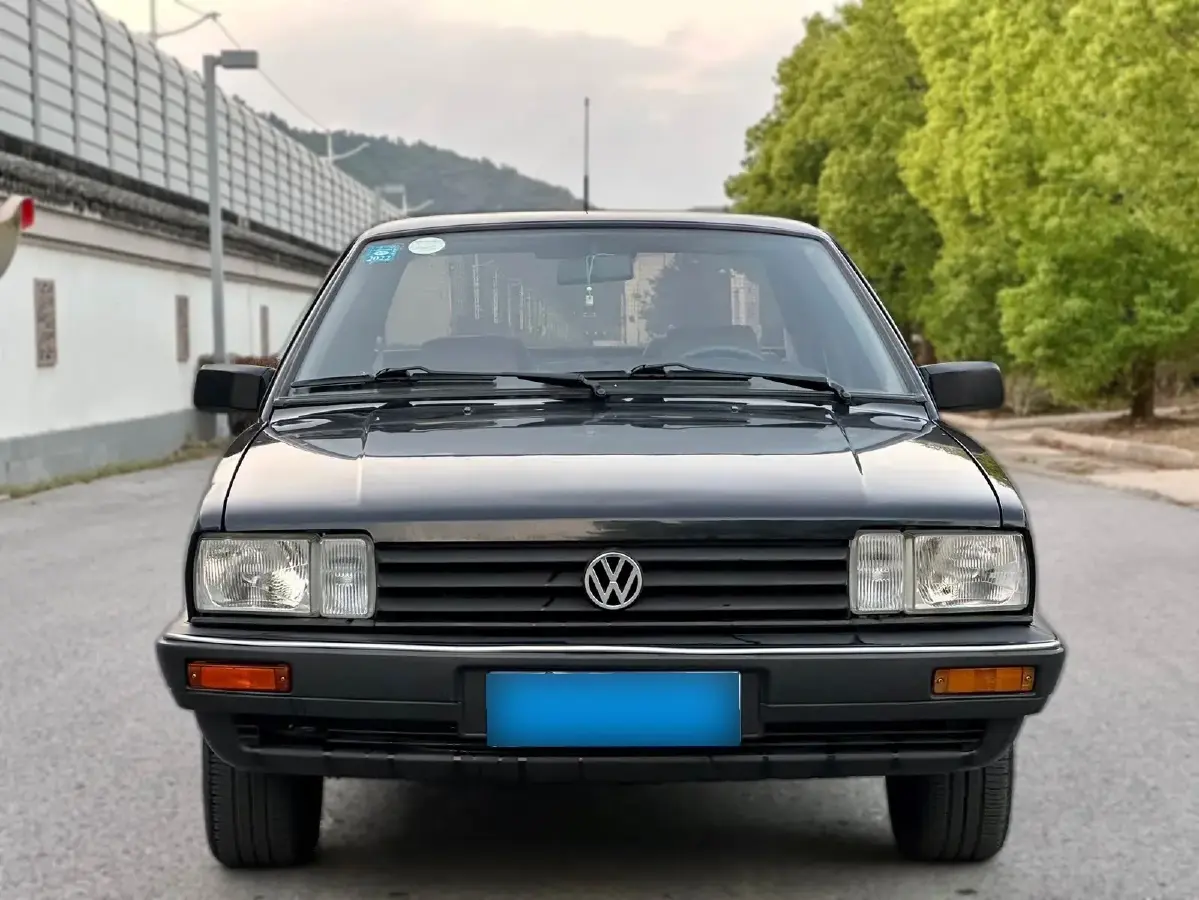 2004 Volkswagen Santana Classic 1.6L 87HP L4 5MT