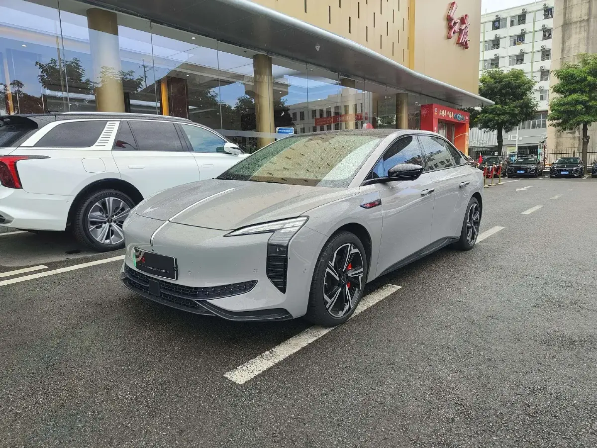 2024 HongQi EH7 BEV 111KWH
