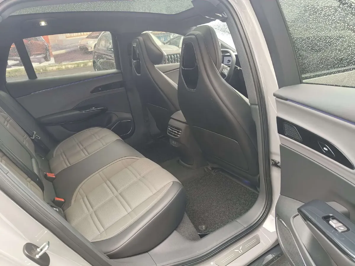 2024 HongQi EH7 BEV 111KWH,autocango,china used car exporter,china ev exporter,chinese used car exporter,chinese used ev exporter