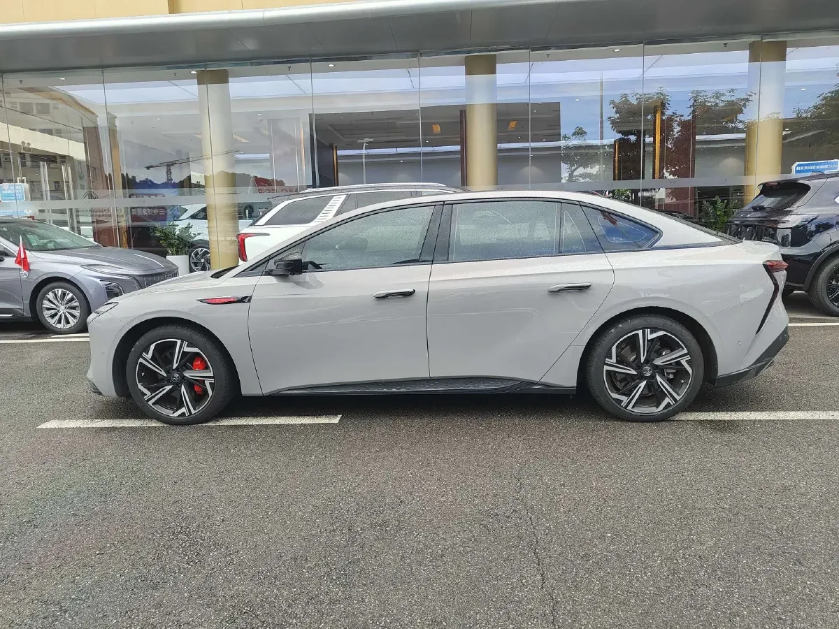 2024 HongQi EH7 BEV 111KWH,autocango,china used car exporter,china ev exporter,chinese used car exporter,chinese used ev exporter