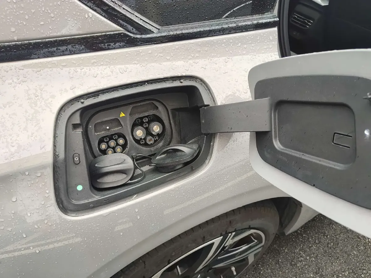 2024 HongQi EH7 BEV 111KWH,autocango,china used car exporter,china ev exporter,chinese used car exporter,chinese used ev exporter