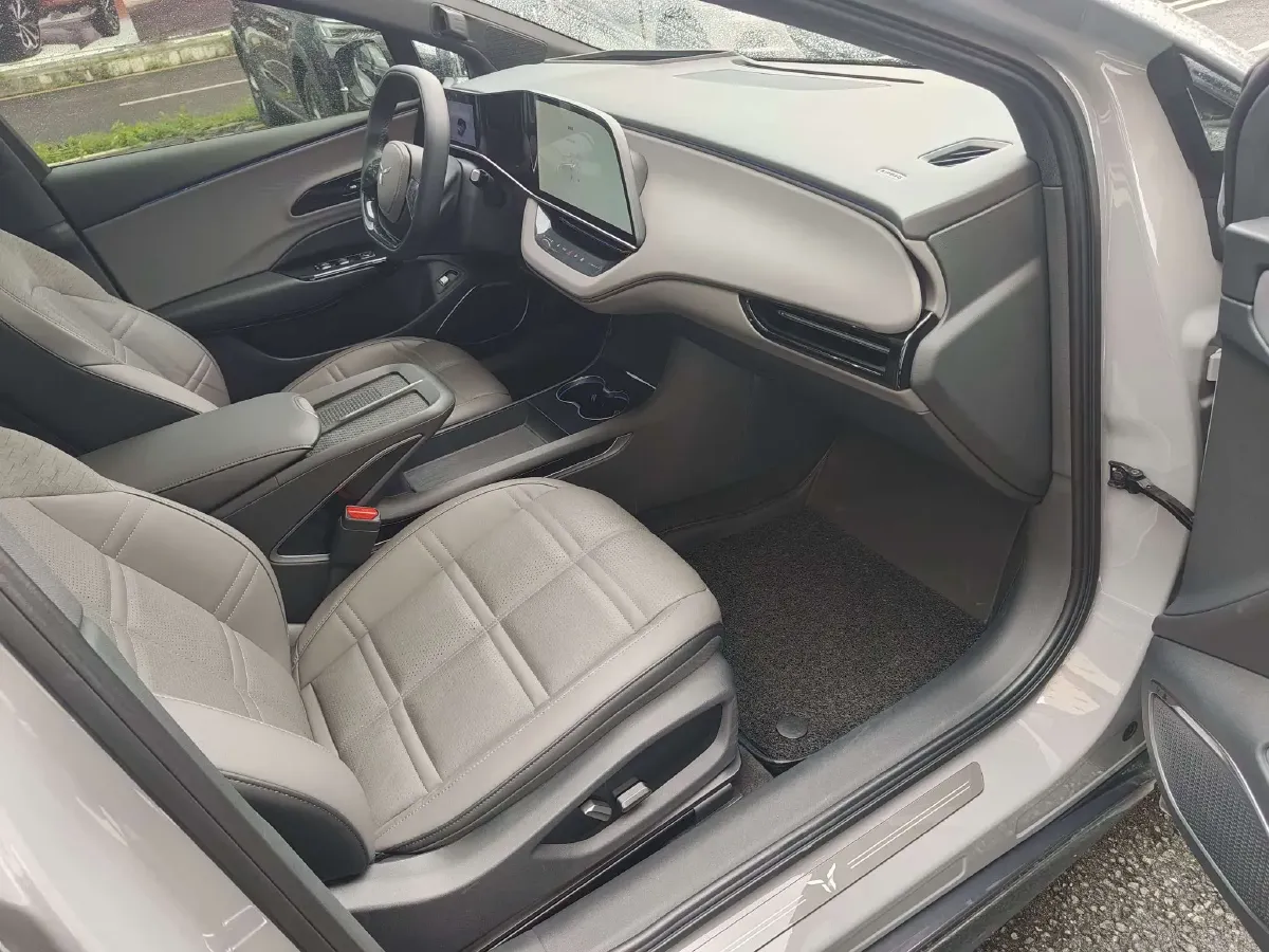 2024 HongQi EH7 BEV 111KWH,autocango,china used car exporter,china ev exporter,chinese used car exporter,chinese used ev exporter