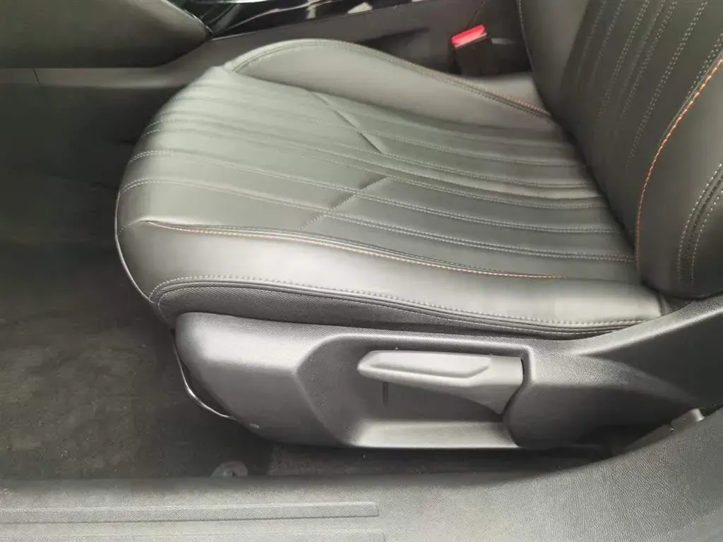 2022 Peugeot 2008 1.2T 136HP L3 6DCT,autocango,china used car exporter,china ev exporter,chinese used car exporter,chinese used ev exporter