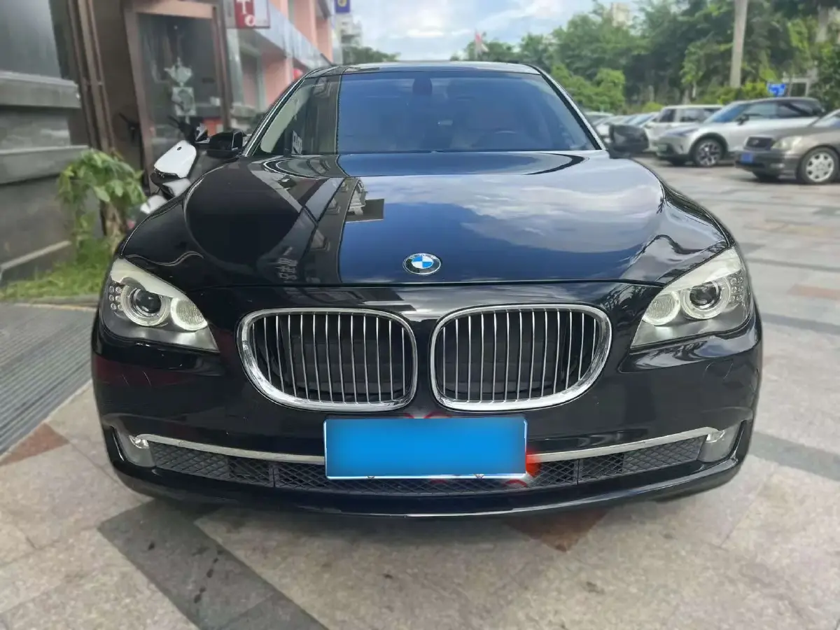 2009 BMW 7 Series 3.0L 258HP L6 6AT