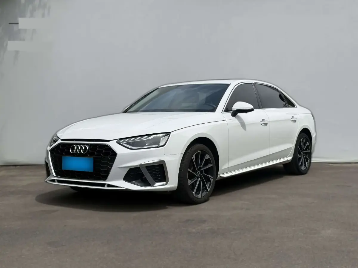 2022 Audi A4L 2.0T 190HP L4 7DCT