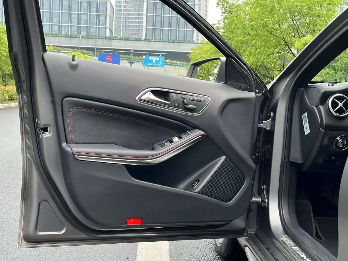 2015 Mercedes-Benz GLA AMG 2.0T 360HP L4 7DCT,autocango,china used car exporter,china ev exporter,chinese used car exporter,chinese used ev exporter