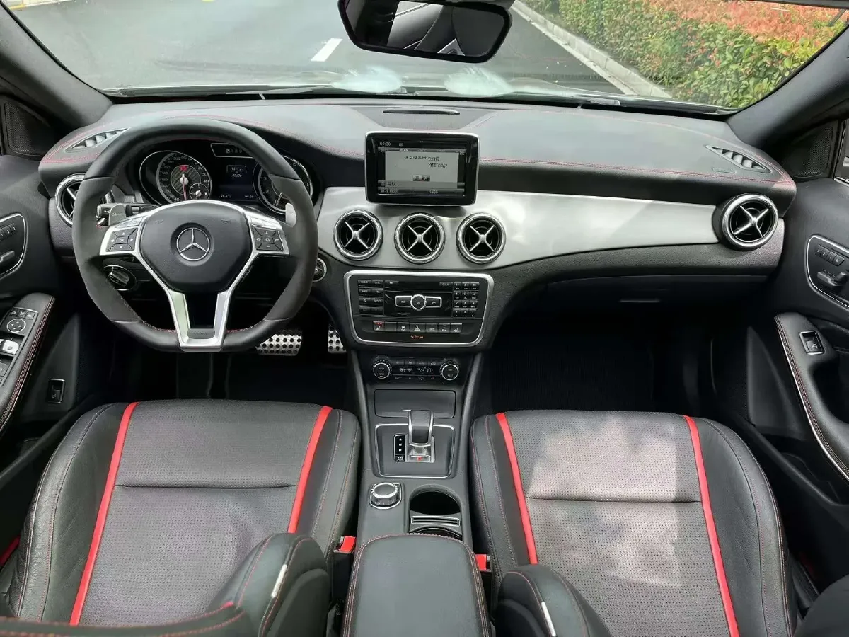 2015 Mercedes-Benz GLA AMG 2.0T 360HP L4 7DCT,autocango,china used car exporter,china ev exporter,chinese used car exporter,chinese used ev exporter