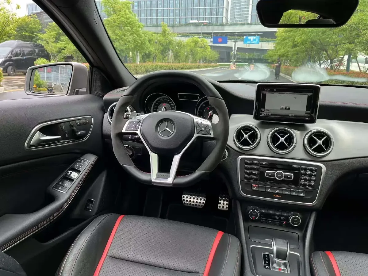 2015 Mercedes-Benz GLA AMG 2.0T 360HP L4 7DCT,autocango,china used car exporter,china ev exporter,chinese used car exporter,chinese used ev exporter