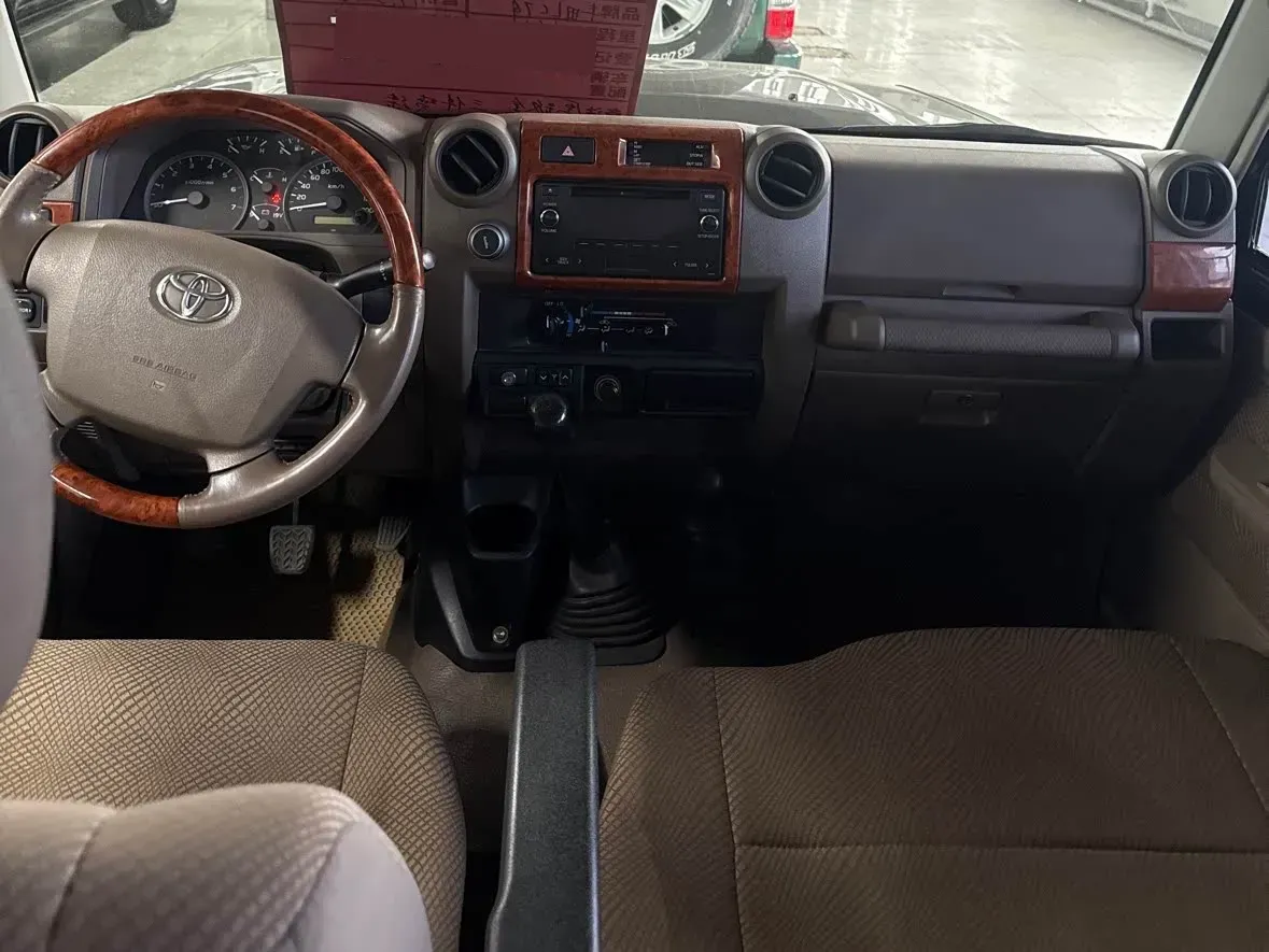 2016 Toyota Land Cruiser 4.0L 275HP V6 5AT,autocango,china used car exporter,china ev exporter,chinese used car exporter,chinese used ev exporter
