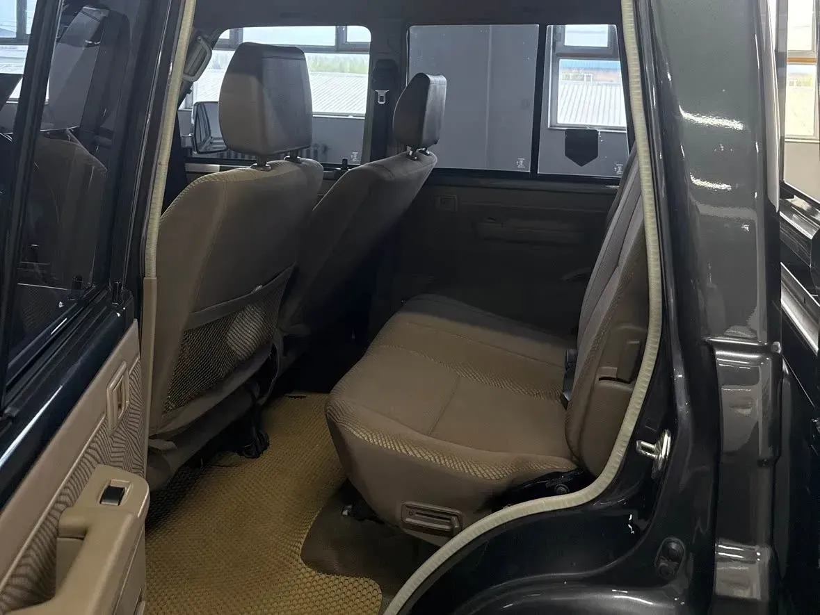 2016 Toyota Land Cruiser 4.0L 275HP V6 5AT,autocango,china used car exporter,china ev exporter,chinese used car exporter,chinese used ev exporter