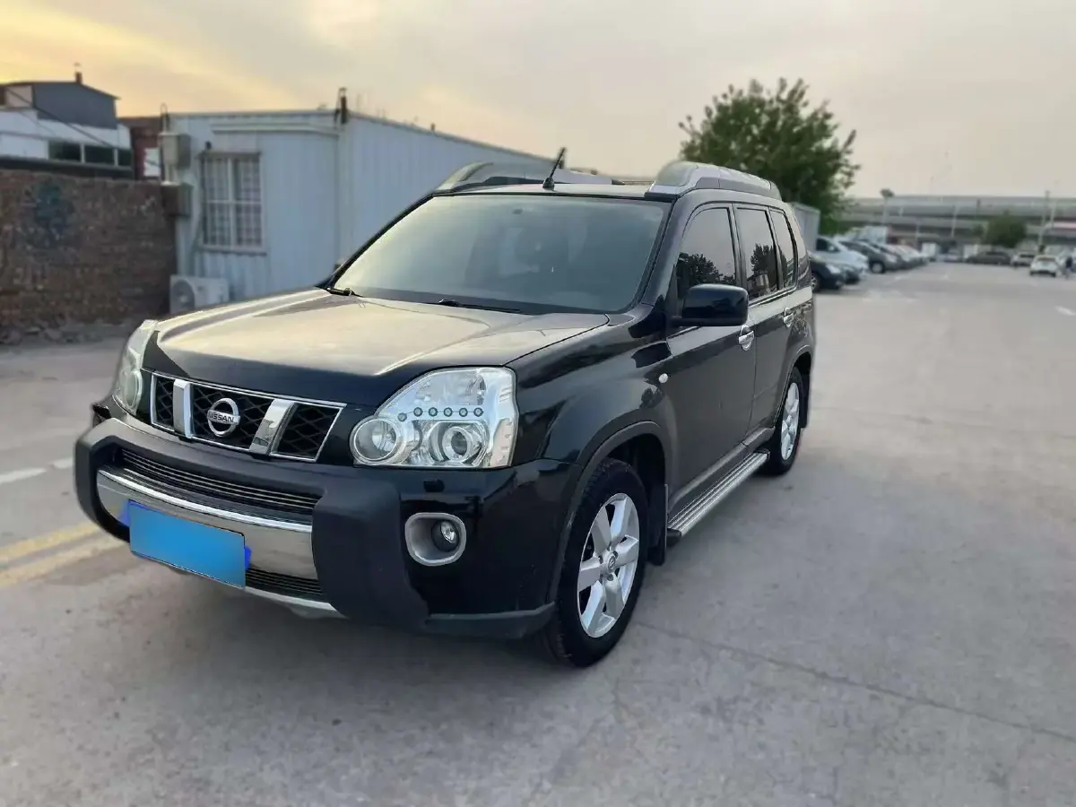 2012 Nissan X-Trail 2.5L 184HP L4 CVT