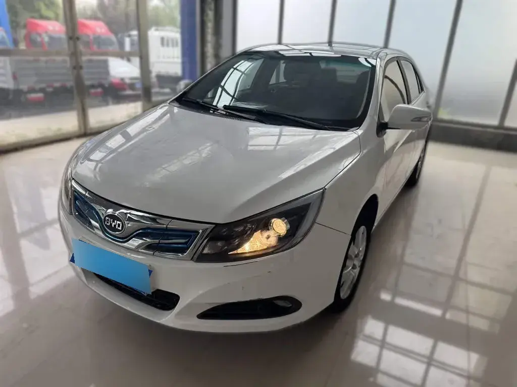 2017 BYD e5 BEV 43KWH