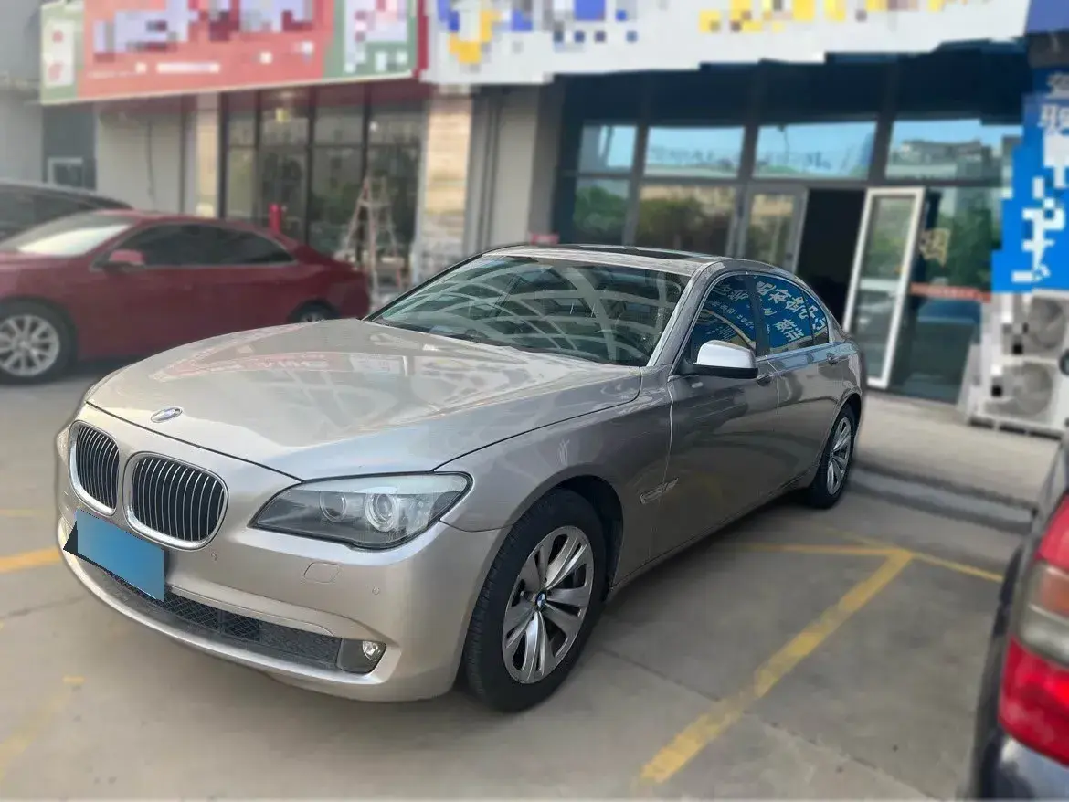 2011 BMW 7 Series 3.0L 258HP L6 6AT