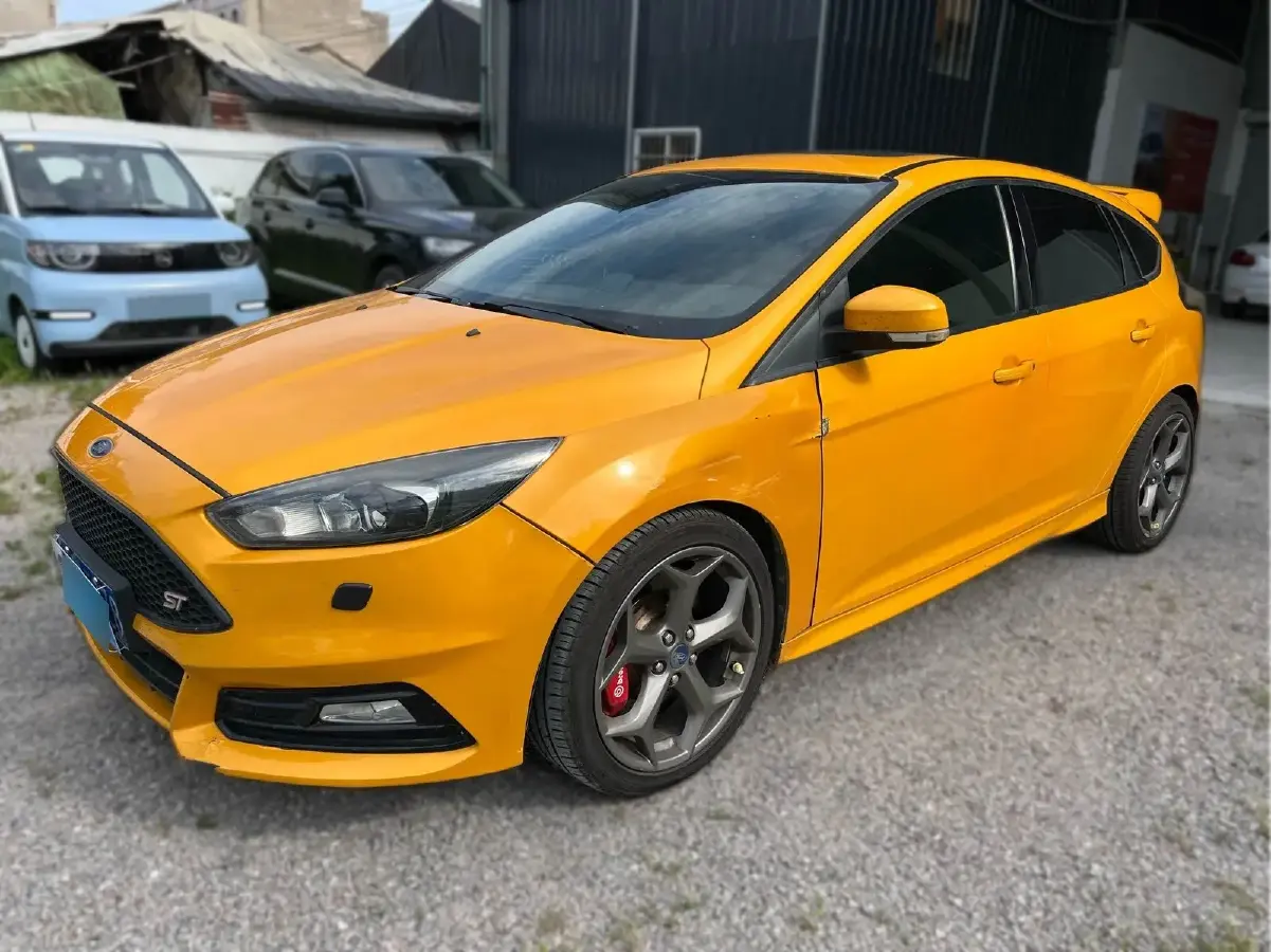 2013 Ford Focus 2.0T 250HP L4 6MT