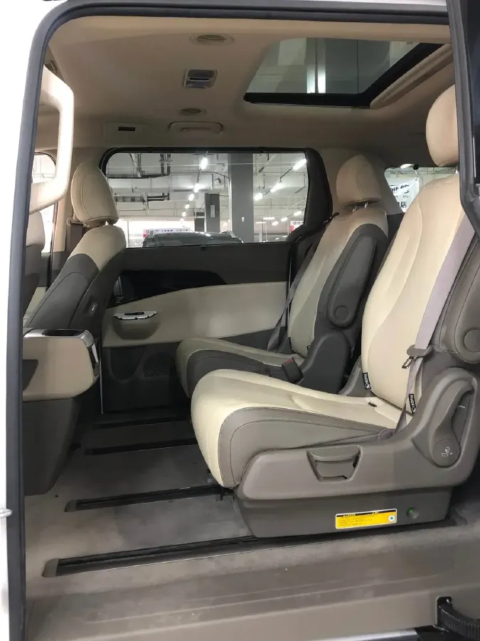 2021 Kia Carnival 2.0T 233HP L4 8AT,autocango,china used car exporter,china ev exporter,chinese used car exporter,chinese used ev exporter