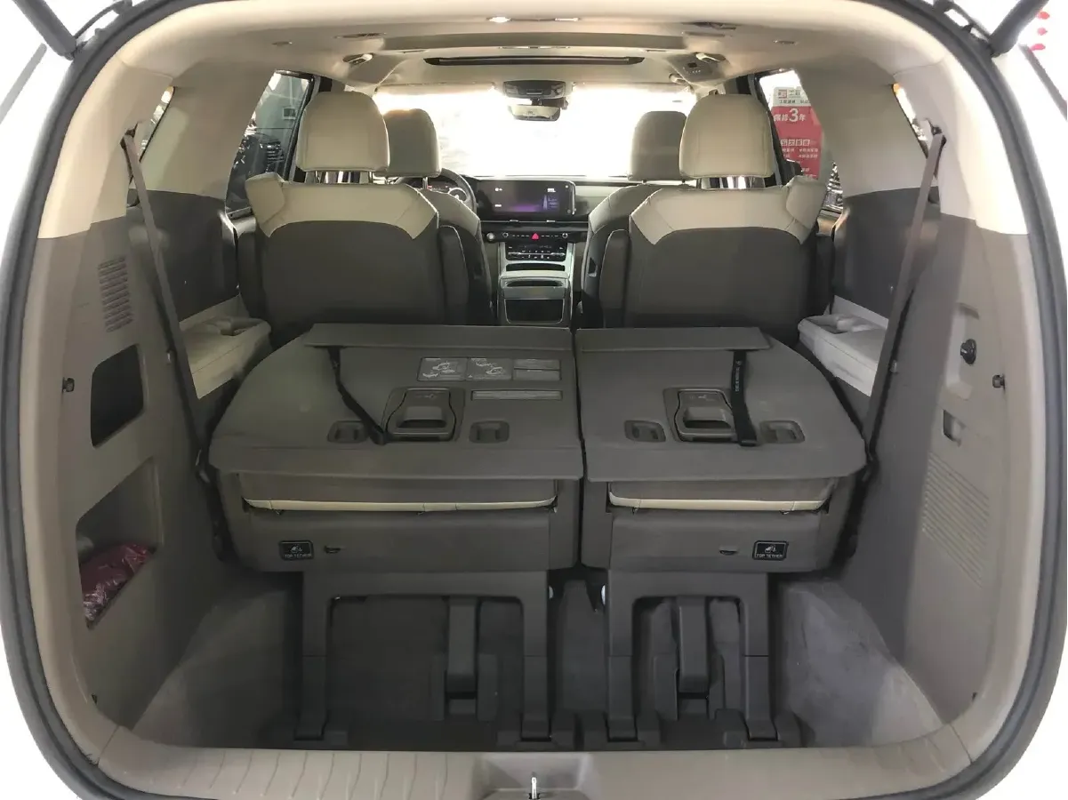 2021 Kia Carnival 2.0T 233HP L4 8AT,autocango,china used car exporter,china ev exporter,chinese used car exporter,chinese used ev exporter