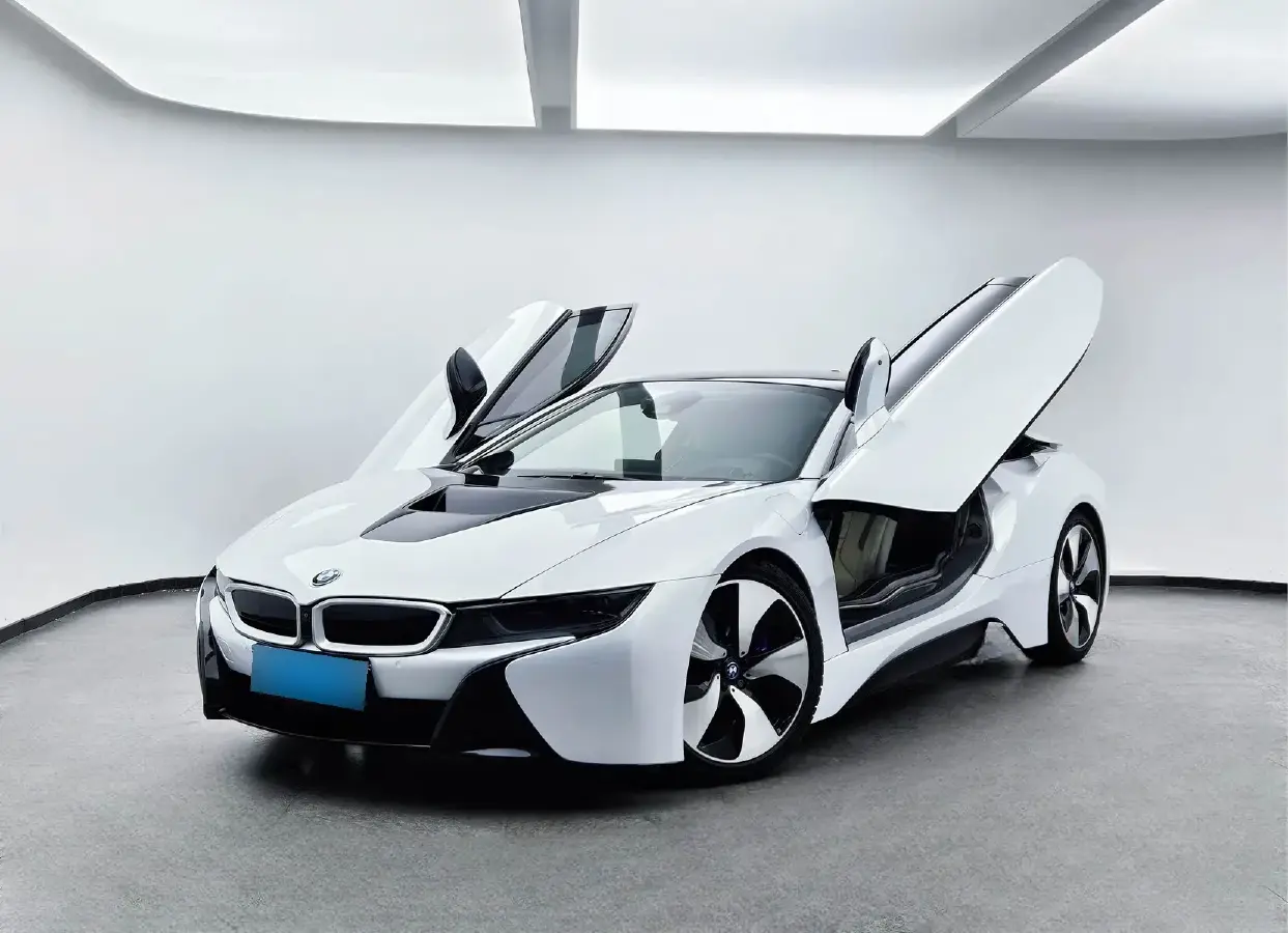 2016 BMW i8 1.5T 231HP L3 6AT PHEV 7.1KWH